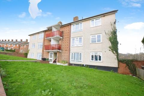 32 Lancelot Road, Exeter, EX4 9DA