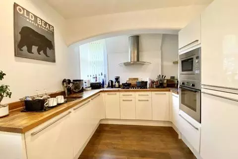 Apartment in Sutton Coldfield, Maney - View 3