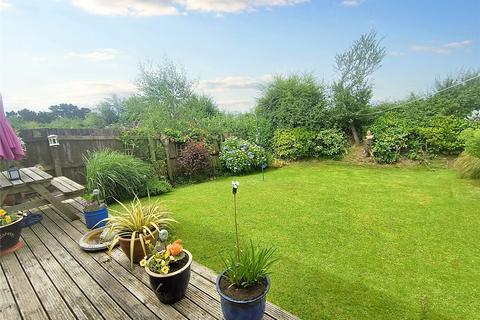 15 Kingdon Avenue, South Molton, EX36 4GJ