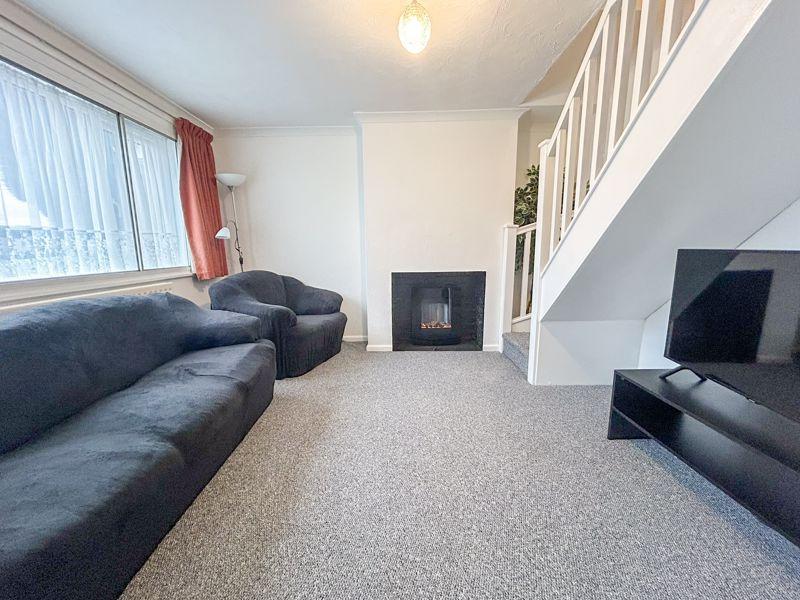 Aldridge Road, Sutton Coldfield, B74 2DT 3 bed semidetached house for sale £300,000