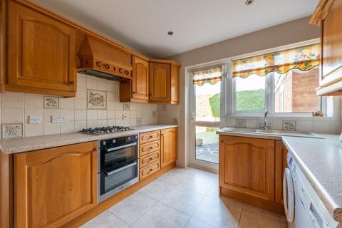 2 Browning Road, Fetcham, Leatherhead, KT22 9HN