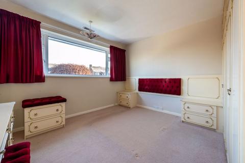 2 Browning Road, Fetcham, Leatherhead, KT22 9HN
