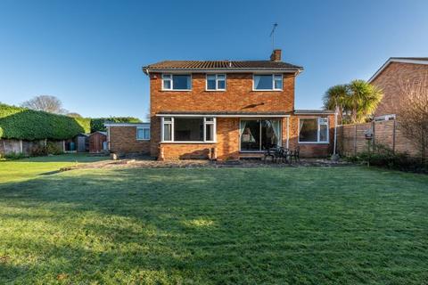 2 Browning Road, Fetcham, Leatherhead, KT22 9HN