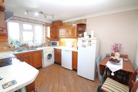 16 Coach Road, Acrise, Folkestone, CT18 8LS