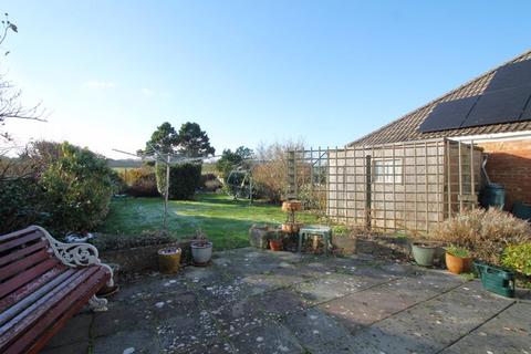 16 Coach Road, Acrise, Folkestone, CT18 8LS