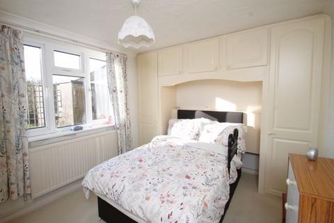 16 Coach Road, Acrise, Folkestone, CT18 8LS