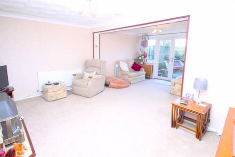 16 Coach Road, Acrise, Folkestone, CT18 8LS