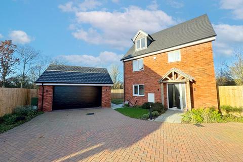 4 bedroom detached house for sale, Lodge Close, Off Vicarage Lane, Long Bennington