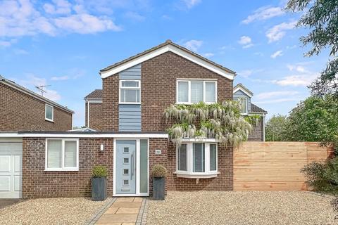 4 bedroom detached house for sale, Elton Road, Banbury