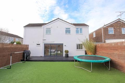 4 bedroom detached house for sale, Elton Road, Banbury