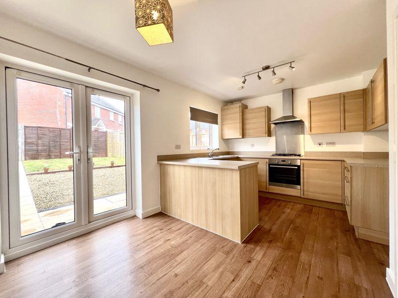Dakota Drive, Calne SN11 3 bed terraced house for sale £262,500
