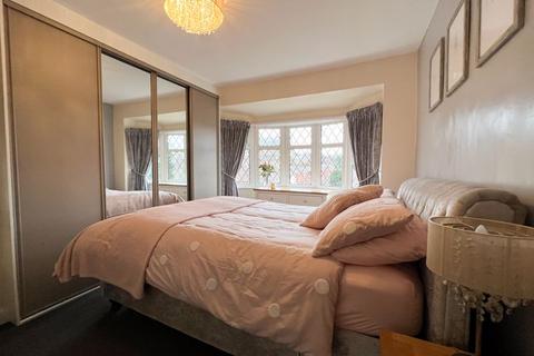 22 Eversley Avenue, Leek, ST13 5HS