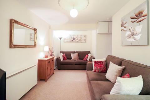 2 bedroom apartment for sale - Oakdene Road, Basildon