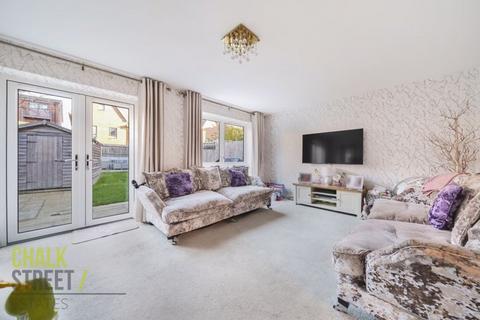 4 bedroom link detached house for sale - Meadow Drive, Aveley, RM15