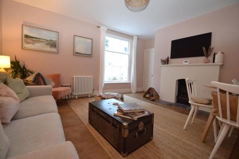 2 bedroom semi-detached house to rent, Hill Road, Clevedon