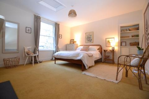 2 bedroom semi-detached house to rent, Hill Road, Clevedon