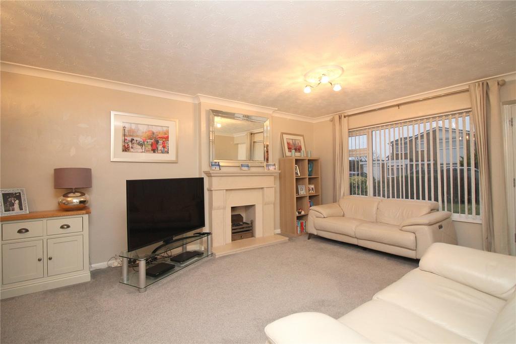Harbury Avenue, Southport... 3 bed detached house £295,000