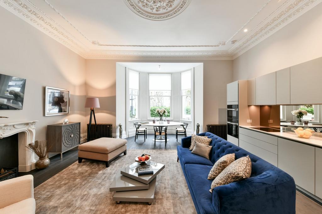 Redcliffe Square, Chelsea 2 bed flat for sale £2,675,000