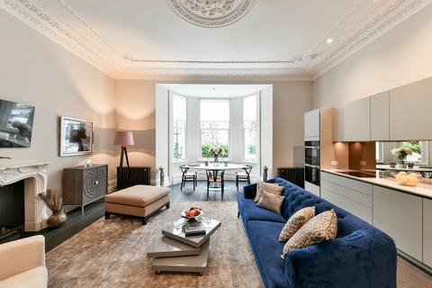 2 bedroom flat for sale, Redcliffe Square, Chelsea, London