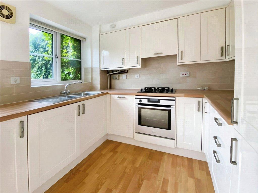 Twycross Road, Wokingham, Berkshire 2 bed terraced house for sale £