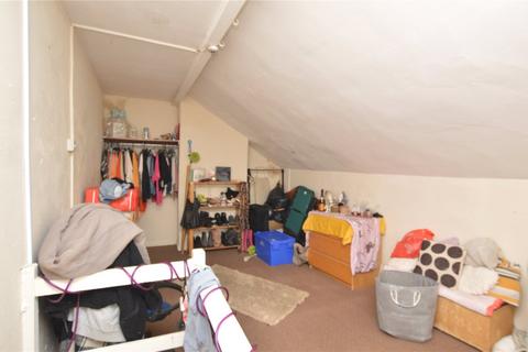 14 Brompton View, Leeds, LS11 6JA