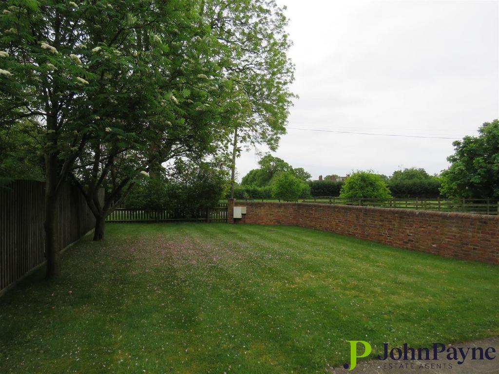 Shared Rear Garden