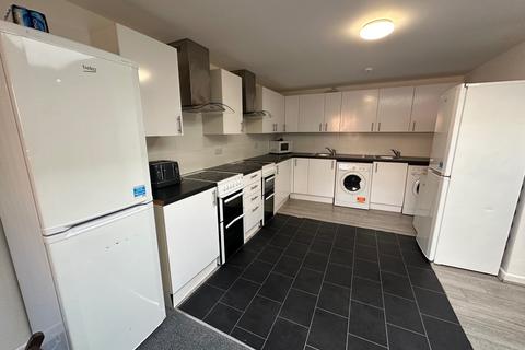 10 bedroom flat to rent, 146 A Parade, Leamington Spa