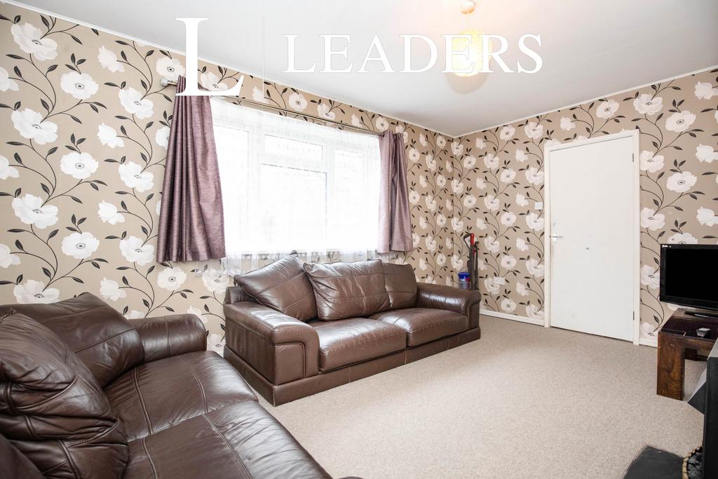 Waveney Way, Northampton, NN5 7JX 3 bed terraced house to rent £1,200