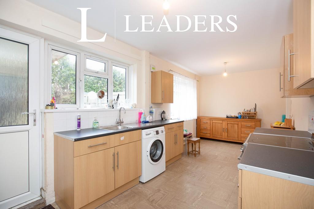 Waveney Way, Northampton, NN5 7JX 3 bed terraced house to rent £1,200