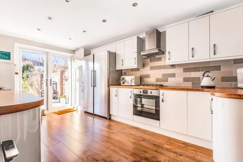 105 The Green, Welling, DA16 2PB