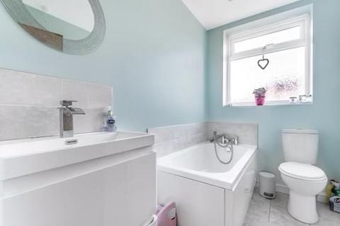 105 The Green, Welling, DA16 2PB