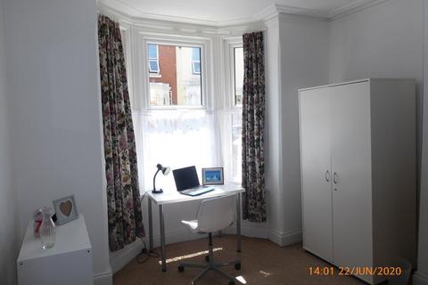 4 bedroom terraced house to rent, Manners Road, Southsea