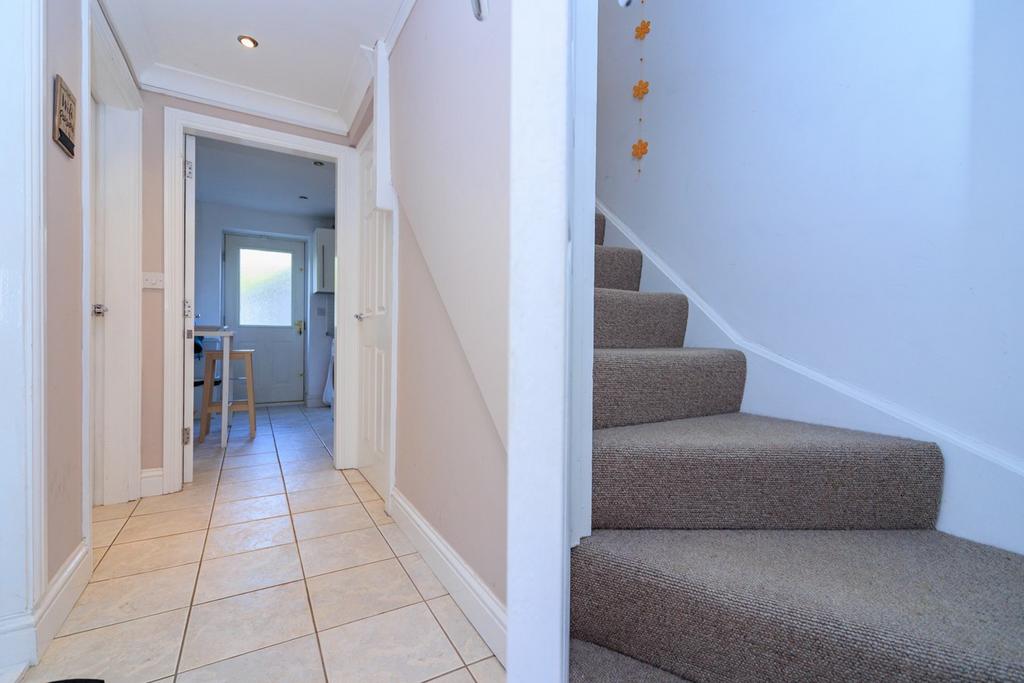 Haddon Way, Loughborough, LE11 3 bed terraced house for sale £250,000