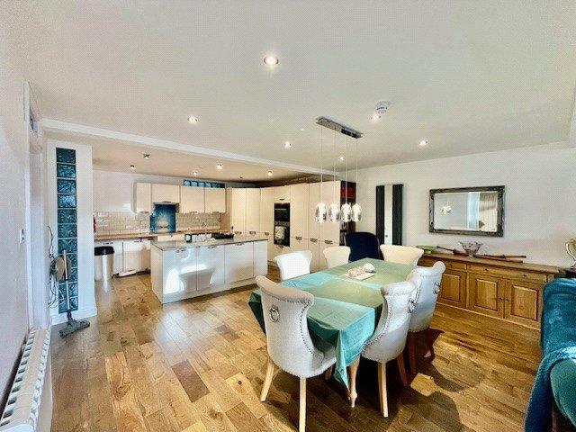 Lounge/Kitchen
