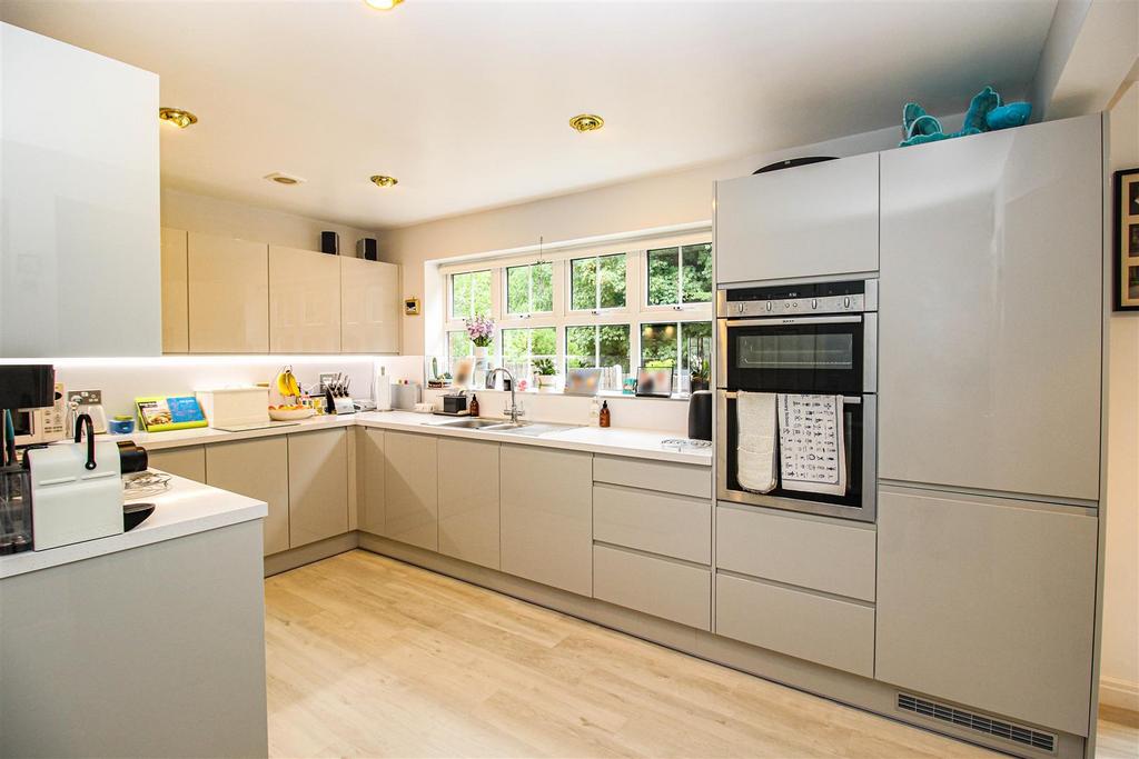 Green Bank Drive, Sunnyside, Rotherham 4 bed detached house for sale