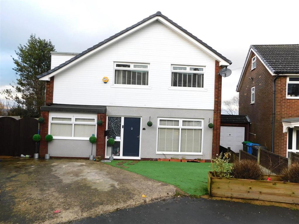 View Close, Oldham 4 bed detached house for sale £330,000