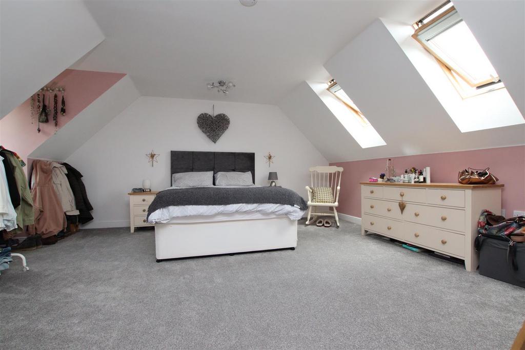 Bedroom 1.JPG