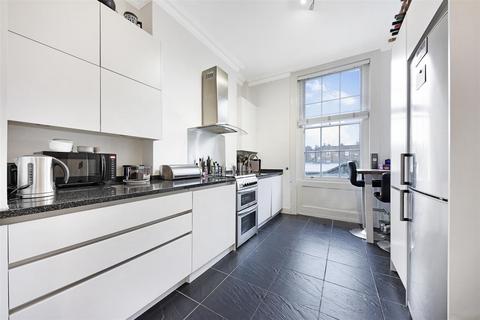 4 bedroom flat to rent, Myddelton Square, London EC1R