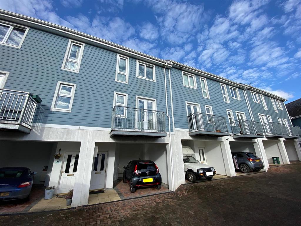 Park Street, Ivybridge PL21 2 bed terraced house £250,000