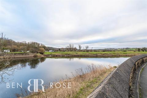 3 bedroom terraced house for sale, Ribble Crescent, Walton-Le-Dale, Preston