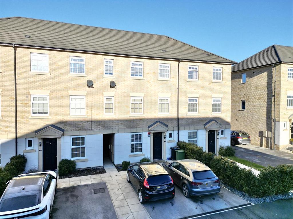 Middleham Drive, Garforth, Leeds 4 bed terraced house for sale £390,000