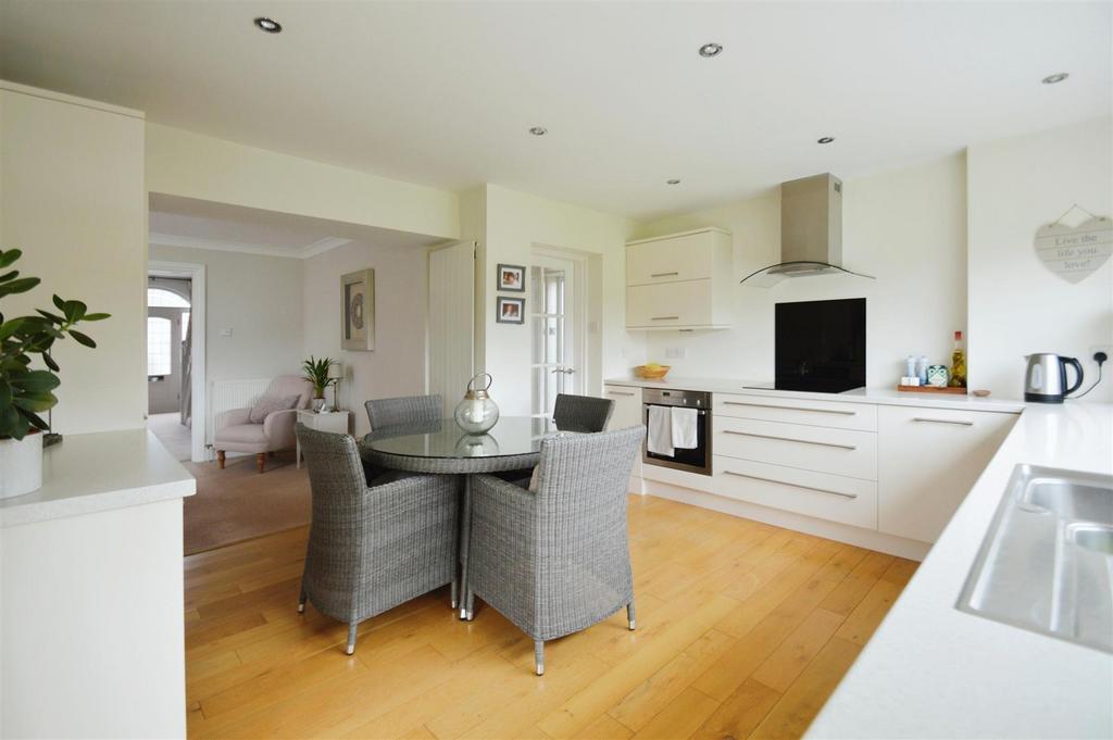 Wolfreton Lane, Willerby, Hull 3 bed semidetached house for sale £