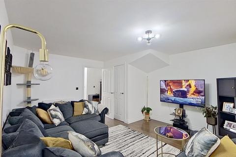 3 bedroom terraced house for sale - Miserden Crescent, Westcroft, Milton Keynes