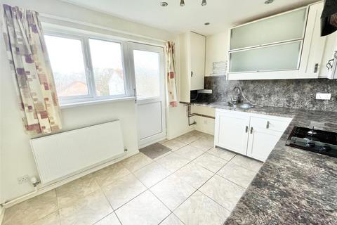 2 bedroom semi-detached house to rent, Jenkins Close, Plymouth PL9
