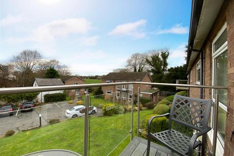 2 bedroom flat for sale, Woodleigh Court, Alderley Edge