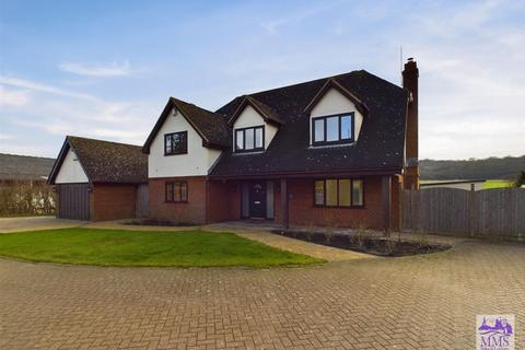 4 bedroom detached house for sale, Spendiff, Cooling, Rochester