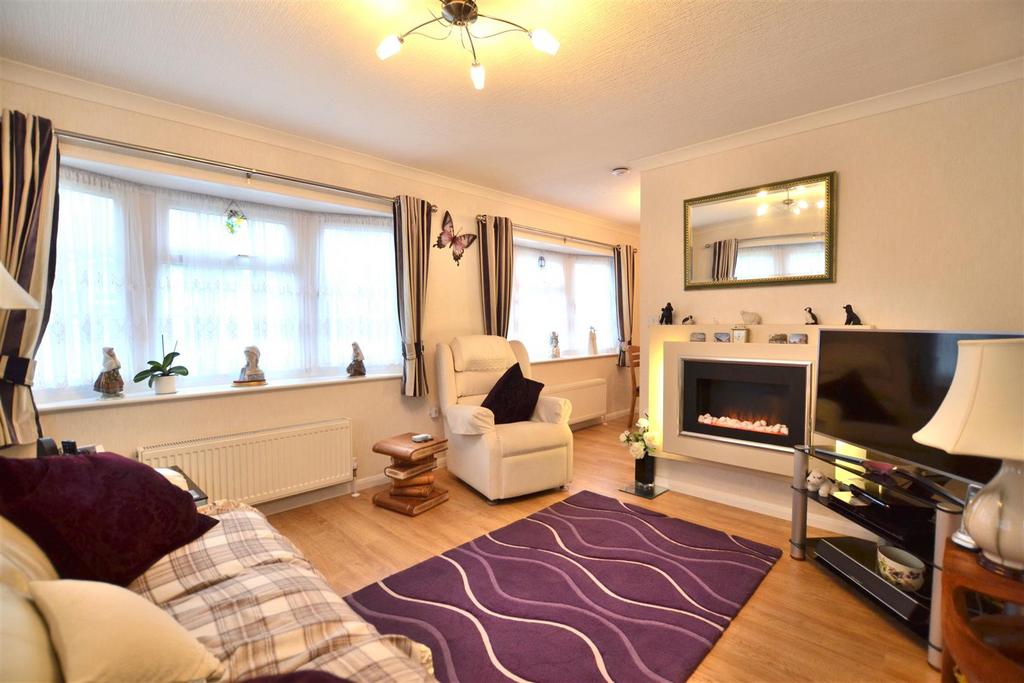 Sylvan Way, Grange Estate, Fleet GU52 2 bed mobile home for sale £270,000