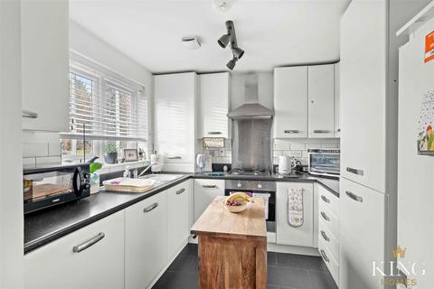 10 Boehm Drive, Alcester, B49 6FG