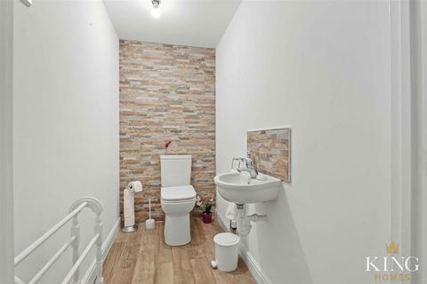 10 Boehm Drive, Alcester, B49 6FG