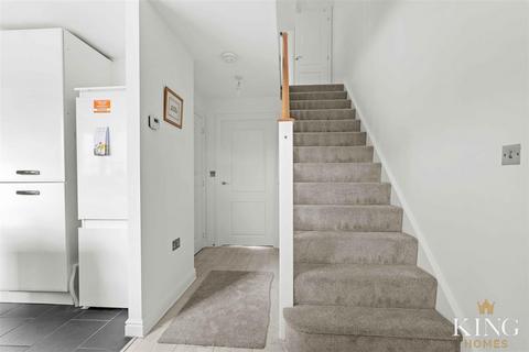 10 Boehm Drive, Alcester, B49 6FG